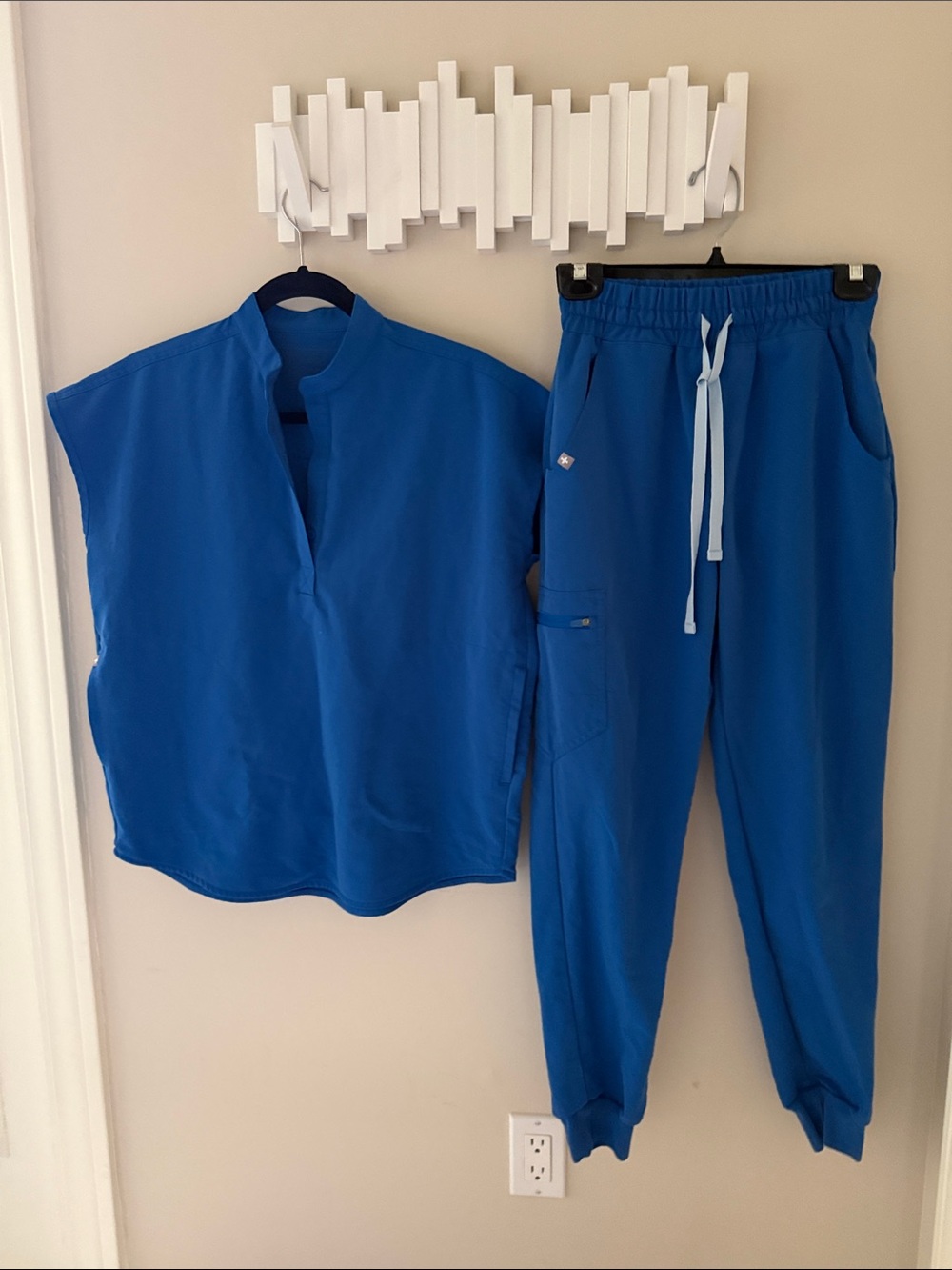 Figs Royal Blue Scrub Set Rafaela XS Top Zamora Jogger Pants XS Women's